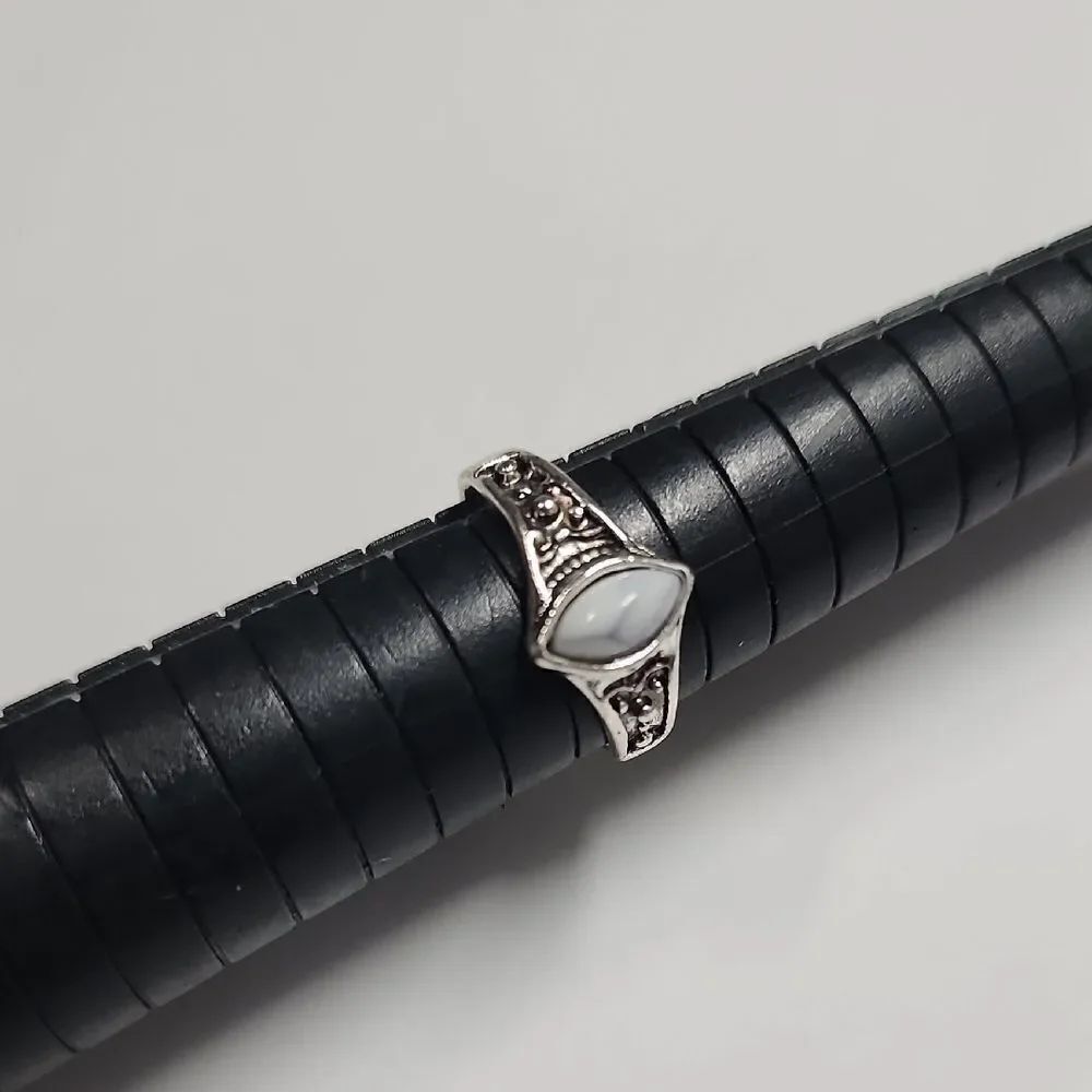 Silver tone Ring Size 6.75